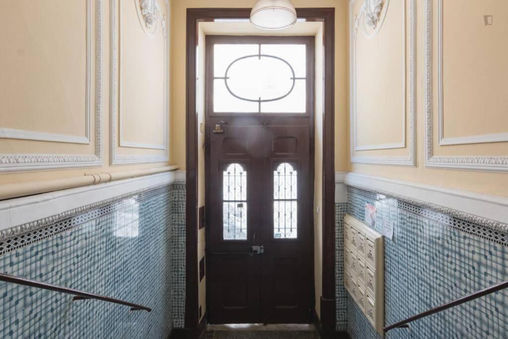 Sunny Terrace Apt, Close To Downtown! 2 Bedroom Flat Lisboa Екстериор снимка