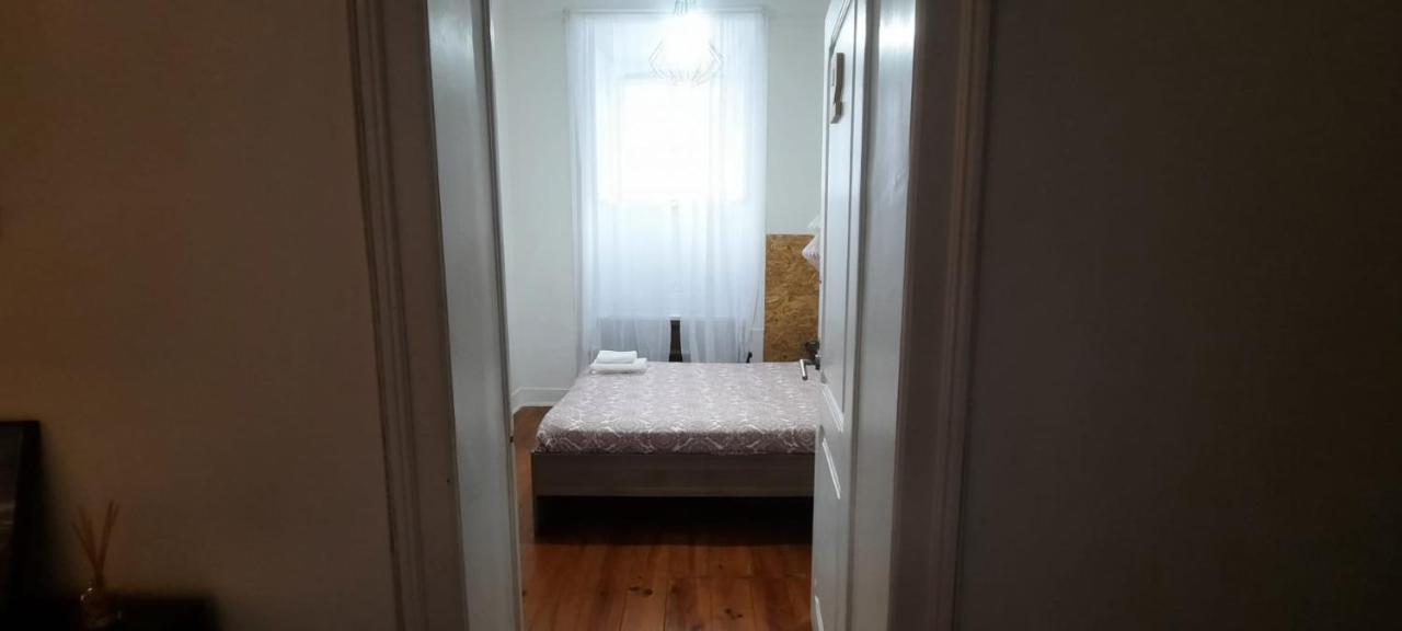 Sunny Terrace Apt, Close To Downtown! 2 Bedroom Flat Lisboa Екстериор снимка